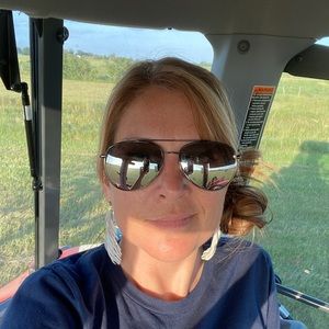 Meet your Posher, Dana